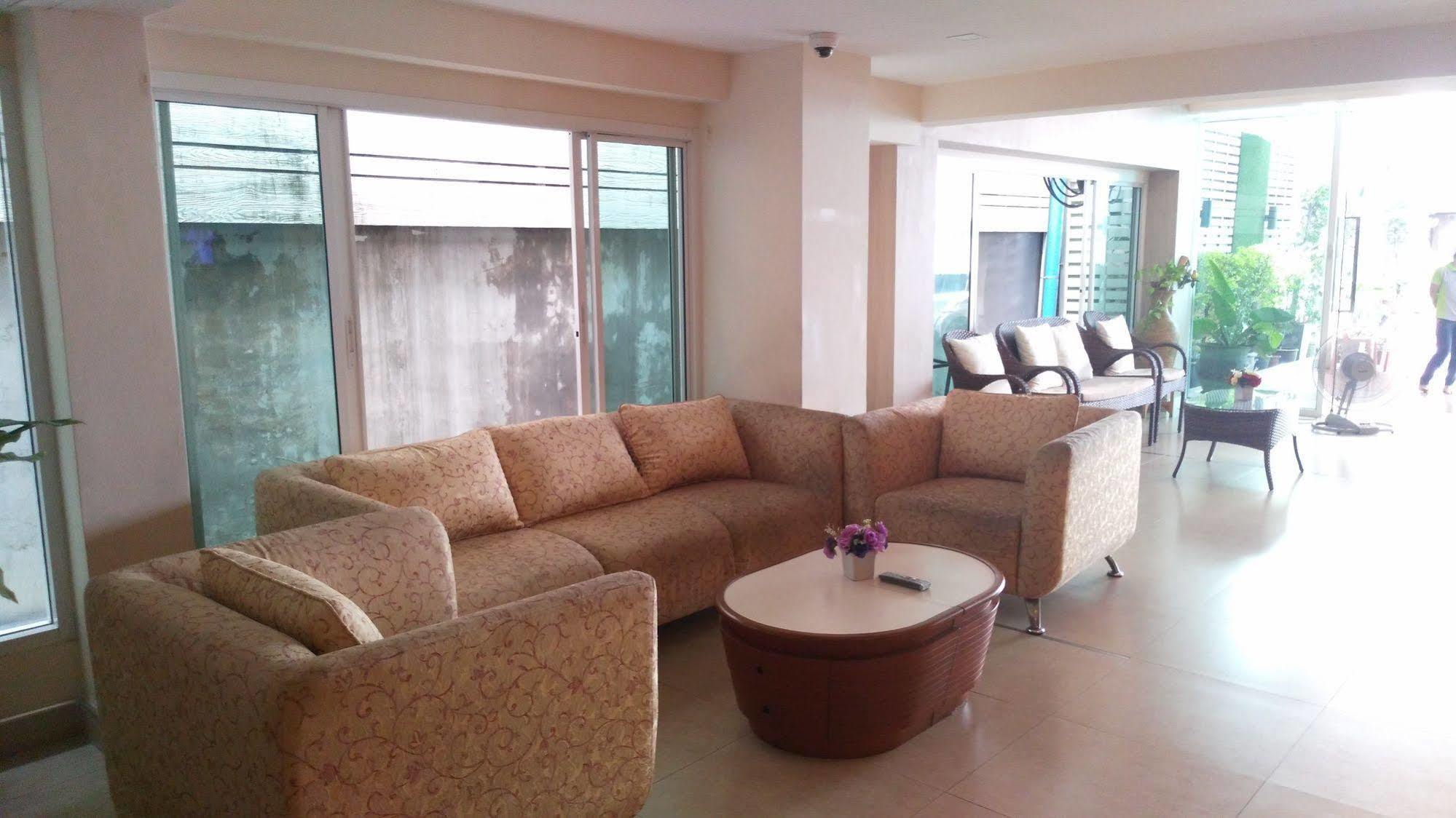 Ur 22 Residence Bangkok Exterior photo